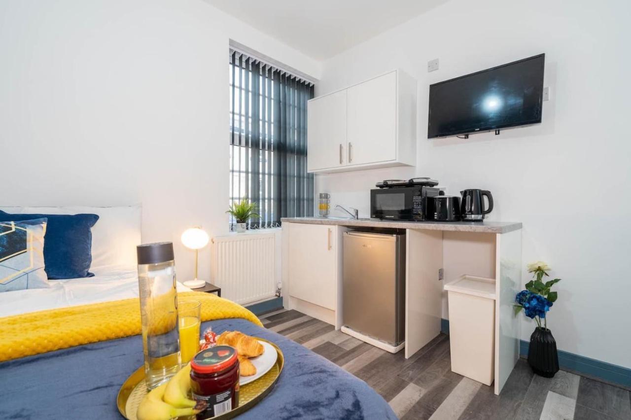 Autumn Oasis - Chic Studio In West Midlands Appartamento Birmingham Esterno foto