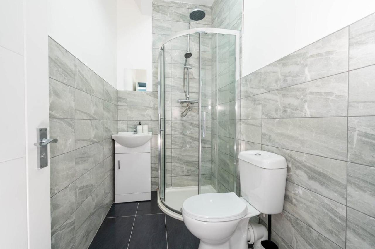 Autumn Oasis - Chic Studio In West Midlands Appartamento Birmingham Esterno foto
